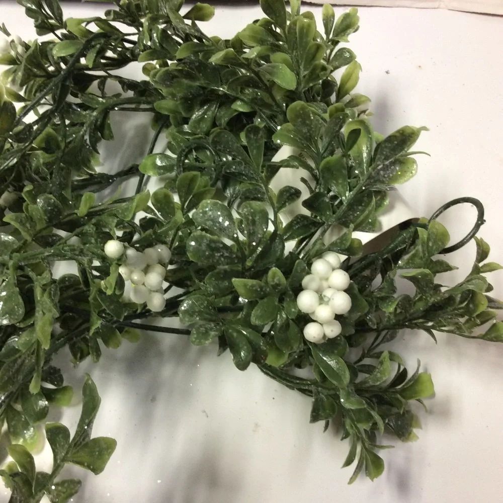 Ashland White Mistletoe Berries Glitter Garland